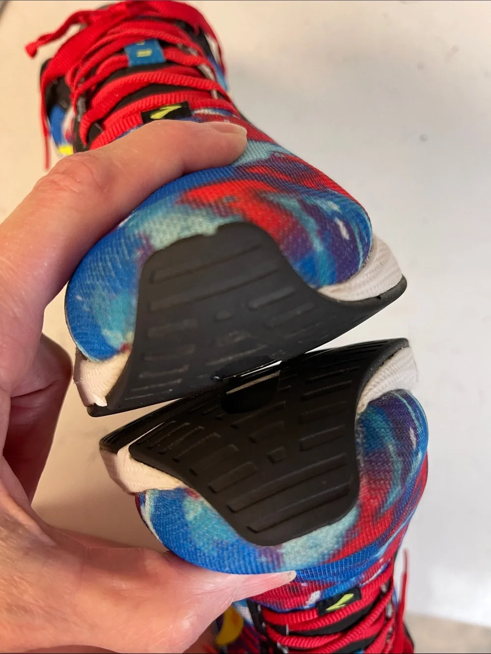 Brooks Woman’s Launch 9 'Multi Color' Tie Dye Size 10